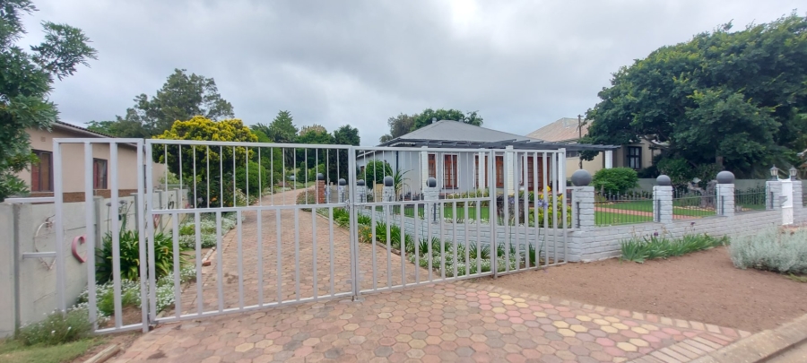 3 Bedroom Property for Sale in Albertinia Western Cape